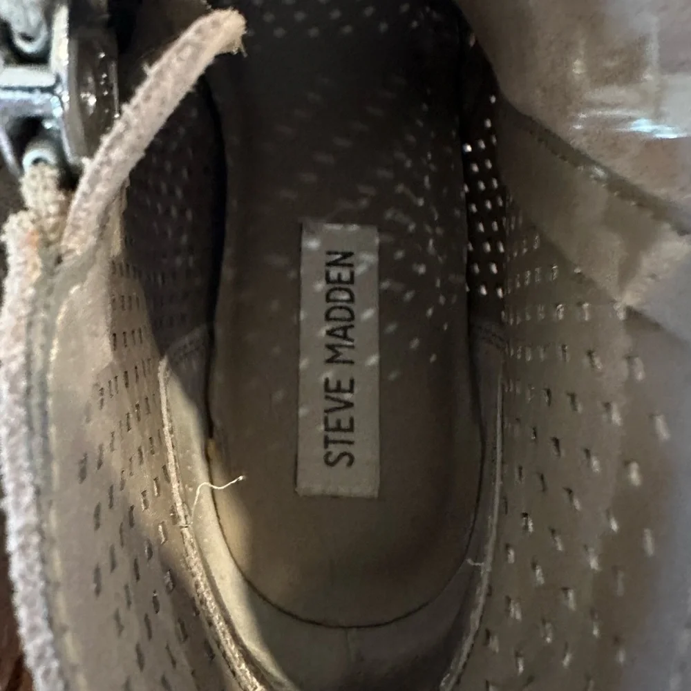 Steve Madden Suede Tan Wedgie-P Size 6.5